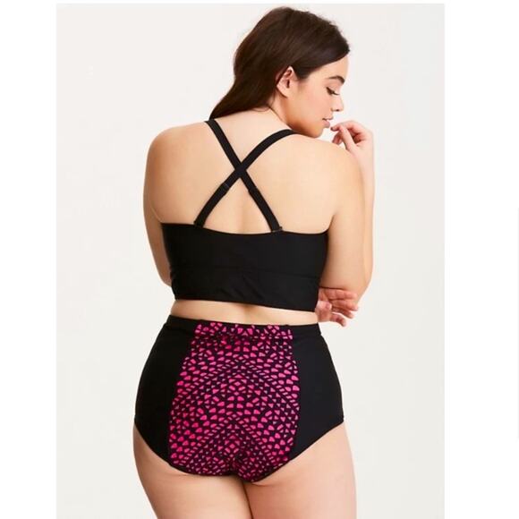 Torrid Bikini Pin-Up-Girl Style Hot Pink Black like NEW lazer  cut 14 16 - Picture 5 of 13